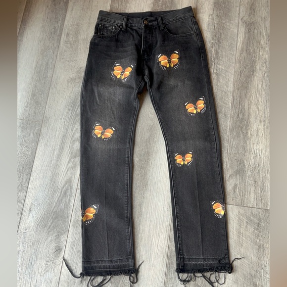 MNML Slim Straight Graphic Butterfly Jeans. - Picture 14 of 14